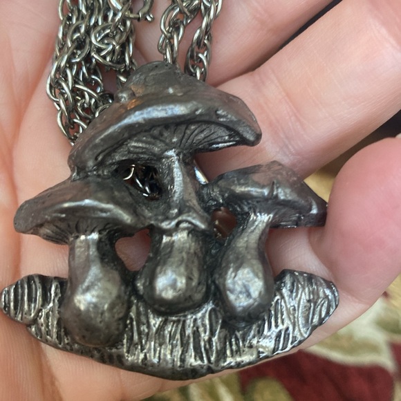 Unique mushroom pendant on necklace (AA) - Picture 6 of 9